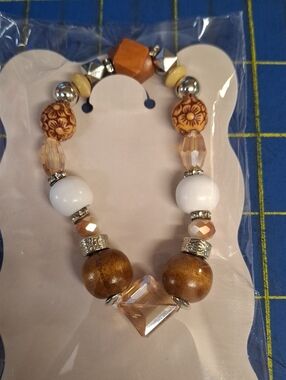Felt' Fun Finds Beaded Stretch 8" Bracelet White and Brown